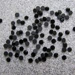 Klaaskristall 2 mm (SS6) must 1 tk