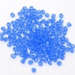 Hele safiirsinised akrüülrombid 4 mm, 10 tk