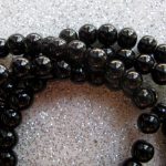 Mustad klaaspärlid 4 mm 10 tk