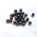 Tumehallid plastikpärlid 6 mm, 10 tk